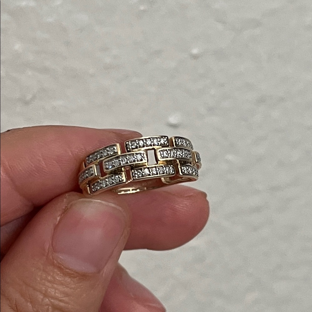 10k yellow gold and diamond ring